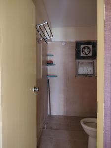 Common Bathroom Image of 1200 Sq.ft 3 BHK Apartment / Flat for rent in Jaypee Aman, Aurangabad Noida for Rs. 20000