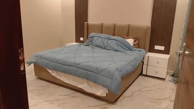 Bedroom Image of 1100 Sq.ft 2 BHK Apartment / Flat for sale in Sector 72 Noida for Rs. 5700000