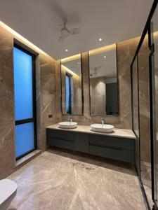 Image of 4500 Sq.ft 4 BHK Builder Floor for sale in Sarvodaya Enclave, New Delhi for Rs. 152500000