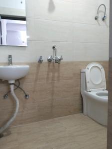 Common Bathroom Image of 450 Sq.ft 1 BHK Builder Floor for rent in Mayur Vihar Phase 1 New Delhi for Rs. 18000