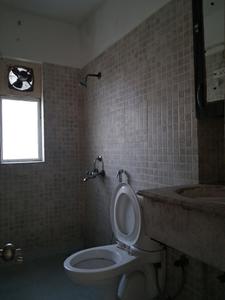 Common Bathroom Image of 1190 Sq.ft 2.5 BHK Apartment / Flat for sale in Paras Tierea, Sector 137 Noida for Rs. 10000000
