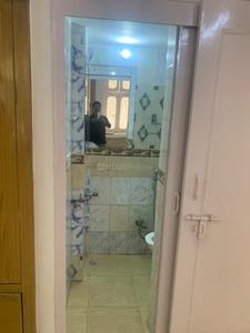 Bathroom Image of 1600 Sq.ft 4 BHK Apartment / Flat for sale in Nilgiri Apartments, Alaknanda New Delhi for Rs. 40000000