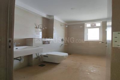 Bathroom Image of 2024 Sq.ft 3 BHK Apartment / Flat for sale in Emaar Palm Heights, Sector 77 Gurgaon for Rs. 30000000