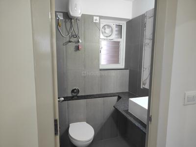 Bathroom Image of 1400 Sq.ft 3 BHK Apartment / Flat for rent in Alembic Alchemy Veda, Chhani Jakat Naka Vadodara for Rs. 40000