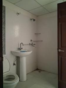 Common Bathroom Image of 1044 Sq.ft 2 BHK Apartment / Flat for sale in Paramount Floraville, Kulesara Noida for Rs. 11600000