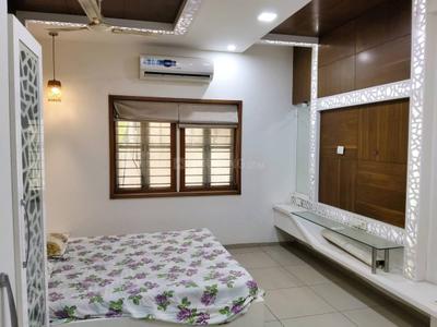 Bedroom Image of 3000 Sq.ft 3 BHK Independent House for rent in Paldi Ahmedabad for Rs. 85000