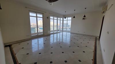 Living Room Image of 2719 Sq.ft 3 BHK Apartment / Flat for sale in Central Park Resorts, Sector 48 Gurgaon for Rs. 75000000