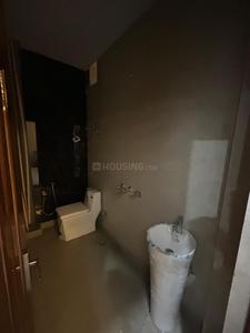 Bathroom Image of 1880 Sq.ft 3 BHK Apartment / Flat for rent in Msx Golf Gardenia, Alpha II Greater Noida for Rs. 40000