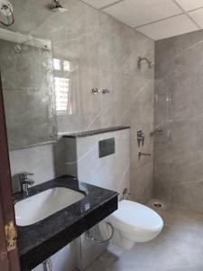 Bathroom Image of 1935 Sq.ft 3 BHK Apartment / Flat for rent in Omaxe Waterscapes Phase 1, Arjunganj Lucknow for Rs. 55000