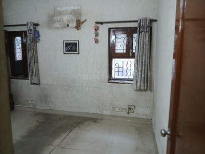 Bedroom Image of 1800 Sq.ft 3 BHK Builder Floor for sale in Rajouri Garden New Delhi for Rs. 25000000