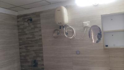Bathroom Image of 900 Sq.ft 2 BHK Apartment / Flat for rent in Amrapali Zodiac, Sector 120 Noida for Rs. 32000