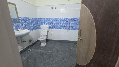 Image of 2500 Sq.ft 4 BHK Apartment / Flat for rent in Bankim Nagar, Siliguri for Rs. 40000