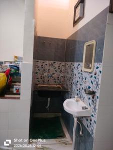 Bathroom Image of 900 Sq.ft 1 BHK Independent House for rent in Kursi Road Lucknow for Rs. 8100
