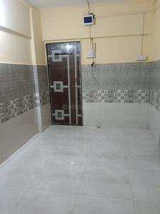 Bathroom Image of 260 Sq.ft 1 RK Apartment / Flat for rent in Mankhurd Mumbai for Rs. 11000