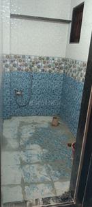Bathroom Image of 350 Sq.ft 1 BHK Apartment / Flat for rent in Mankhurd Mumbai for Rs. 12000