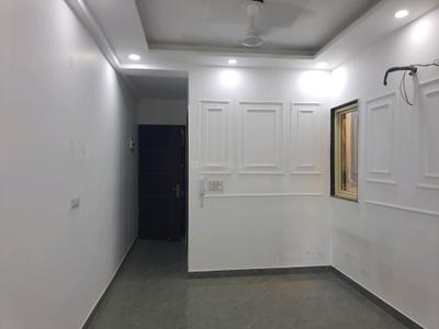 Living Room Image of 700 Sq.ft 2 BHK Builder Floor for rent in Sector 110 Gurgaon for Rs. 23000