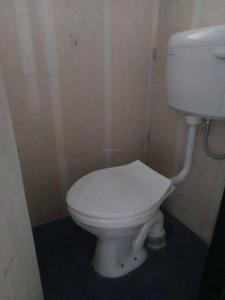 Common Bathroom Image of 580 Sq.ft 1 BHK Apartment / Flat for rent in Magarpatta Zinnia, Magarpatta City Pune for Rs. 27000