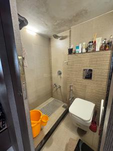 Bathroom Image of 720 Sq.ft 2 BHK Apartment / Flat for sale in Westin Karmayog, Andheri West Mumbai for Rs. 23000000