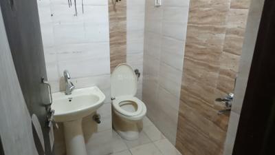Bathroom Image of 400 Sq.ft 1 BHK Builder Floor for rent in Vaishali Ghaziabad for Rs. 10500
