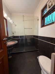 Bathroom Image of 3600 Sq.ft 4 BHK Builder Floor for rent in Vasant Vihar New Delhi for Rs. 250000