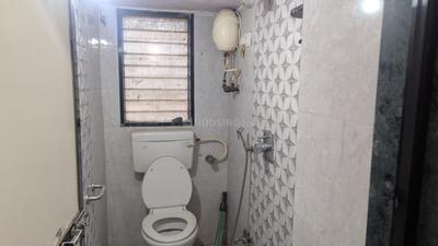 Bathroom Image of 1000 Sq.ft 2 BHK Apartment / Flat for rent in Chembur Mumbai for Rs. 50000