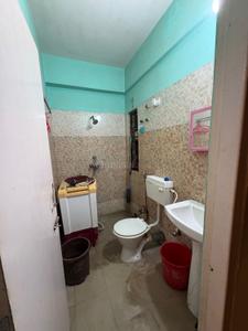 Bathroom Image of 960 Sq.ft 2.5 BHK Apartment / Flat for rent in Chinar Park Kolkata for Rs. 23000