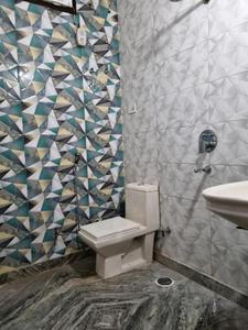 Common Bathroom Two Image of 1000 Sq.ft 3 BHK Builder Floor for rent in Janakpuri New Delhi for Rs. 34000