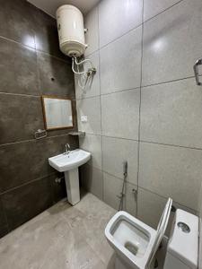 Bathroom Image of 580 Sq.ft 1 RK Builder Floor for rent in Civil Lines Ludhiana for Rs. 15000