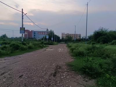 Image of 60 Sq.ft Residential Plot / Land for sale in Rohini Sector 28, New Delhi for Rs. 15500000