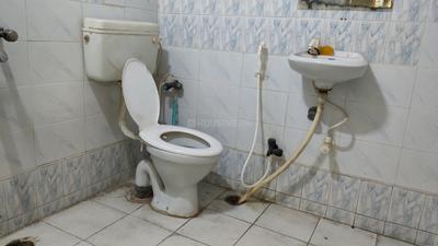 Image of 1250 Sq.ft 2 BHK Apartment / Flat for rent in Purvanchal Group Jeevan Ashray CGHS, Sector 62, Noida for Rs. 26000