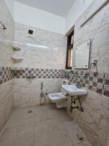 Bathroom Image of 1800 Sq.ft 2 BHK Builder Floor for rent in Sector 22 Gurgaon for Rs. 30000