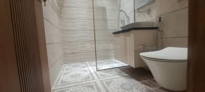 Bathroom Image of 3200 Sq.ft 4 BHK Builder Floor for sale in Greenwood Signatute Suites, Sector 46 Gurgaon for Rs. 62500000