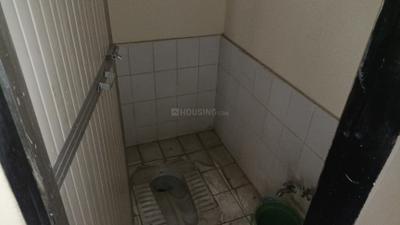 Bathroom Image of 500 Sq.ft 1 BHK Apartment / Flat for rent in Kasarvadavali Thane for Rs. 18000