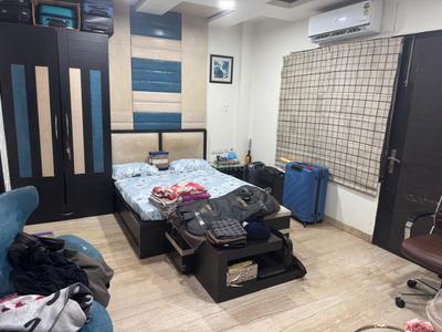 Bedroom Image of 2750 Sq.ft 4 BHK Builder Floor for sale in Paschim Vihar New Delhi for Rs. 50000000