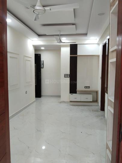 Avenue 2 Main Image 1