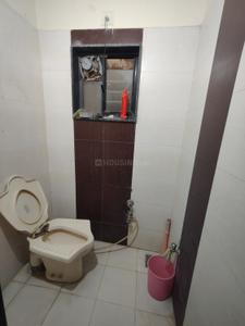 Bathroom Image of 1500 Sq.ft 2.5 BHK Apartment / Flat for rent in Karelibagh Vadodara for Rs. 15000