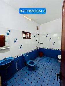 Bathroom Image of 2400 Sq.ft 4 BHK Independent House for sale in Vypin Kochi for Rs. 7100000