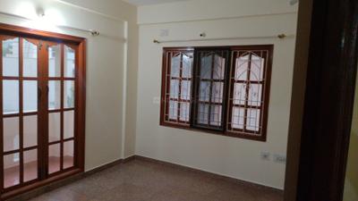 Bedroom Image of 1200 Sq.ft 2 BHK Apartment / Flat for rent in Lakeview Residency Bengaluru for Rs. 20000
