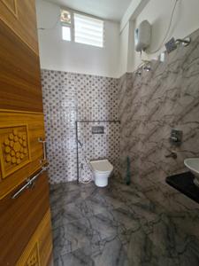 Bathroom Image of 1500 Sq.ft 1.5 BHK Builder Floor for rent in Nipania Indore for Rs. 12500