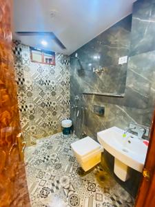 Bedroom Image of 3250 Sq.ft 3 BHK Apartment / Flat for rent in Uttam Nagar New Delhi for Rs. 25000