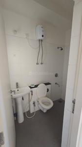 Bathroom Image of 570 Sq.ft 2 BHK Apartment / Flat for rent in Godrej Infinity, Mundhwa Pune for Rs. 38000