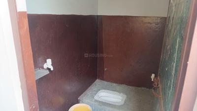 Bathroom Image of 350 Sq.ft 1 RK Builder Floor for rent in Samay Pur New Delhi for Rs. 8001