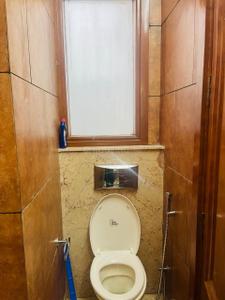 Bathroom Image of 800 Sq.ft 1 BHK Apartment / Flat for rent in Greater Kailash New Delhi for Rs. 50000