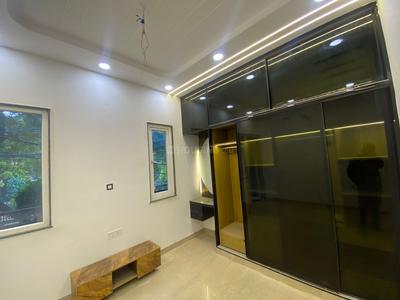 Bedroom Image of 1000 Sq.ft 2 BHK Builder Floor for sale in Ramesh Nagar New Delhi for Rs. 15000000