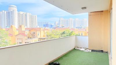 Balcony Image of 2800 Sq.ft 3 BHK Apartment / Flat for sale in Emaar The Palm Springs, DLF Phase 5 Gurgaon for Rs. 105000000