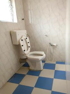 Eastern Park Attached Bathroom with Bedroom One 3