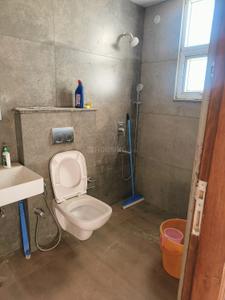 Bathroom Image of 1250 Sq.ft 2 BHK Apartment / Flat for rent in Escon Primera Phase 1, PR7 Airport Road Zirakpur for Rs. 36000