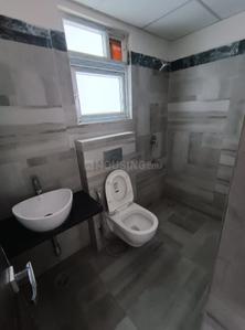 Bathroom Image of 1050 Sq.ft 2 BHK Apartment / Flat for rent in Arsha Sumangalam, Vrindavan Yojana Lucknow for Rs. 20000