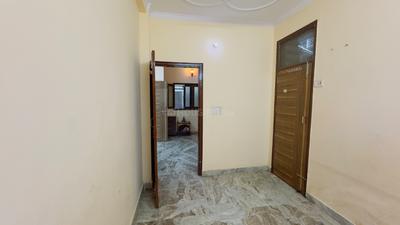 Bedroom Image of 650 Sq.ft 2 BHK Builder Floor for rent in Paharganj New Delhi for Rs. 20000
