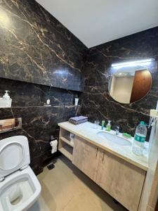 Image of 1700 Sq.ft 3 BHK Apartment / Flat for rent in Alwarpet, Chennai for Rs. 120000